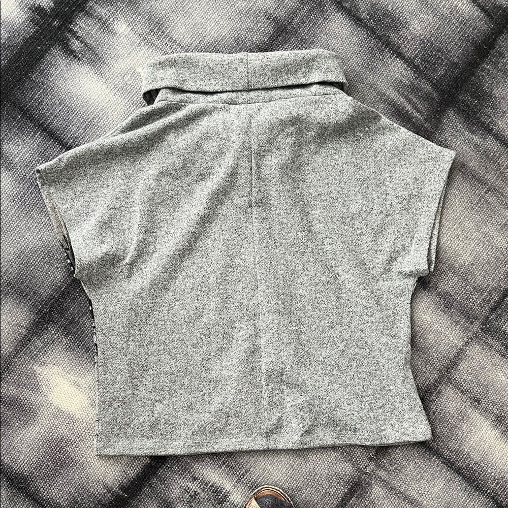 Gray Cityscape Women’s Top by Kozan, size M - Picture 5 of 5